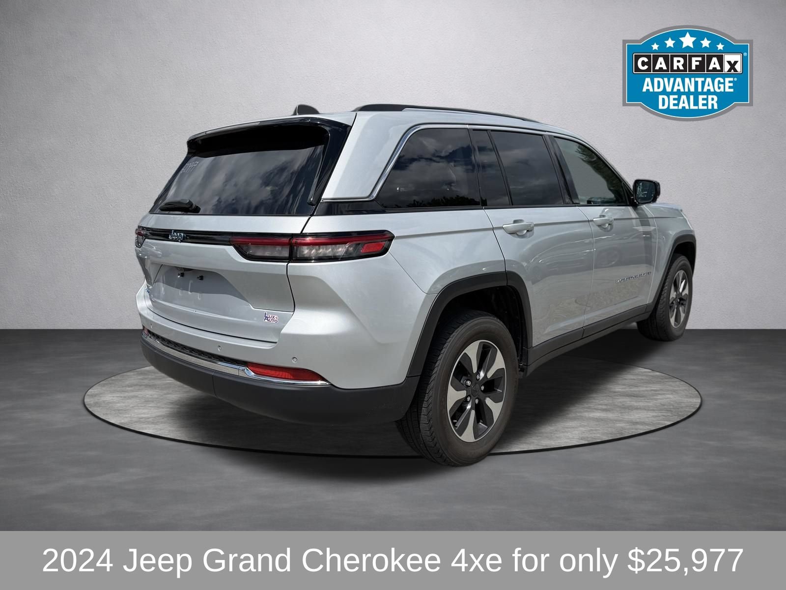 Used 2024 Jeep Grand Cherokee Limited 4xe AWD/4WD image 5