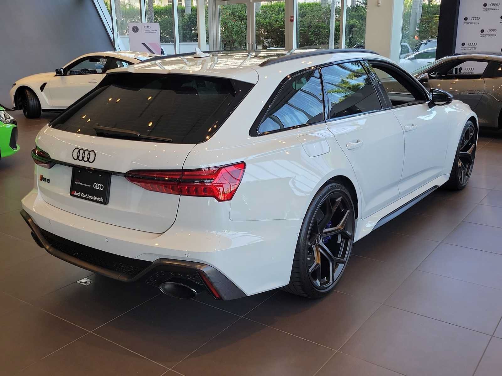 Certified 2025 Audi RS 6 performance AWD/4WD image 6