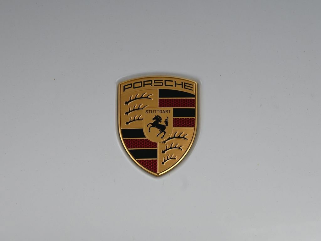 Certified 2025 Porsche Macan Electric image 32