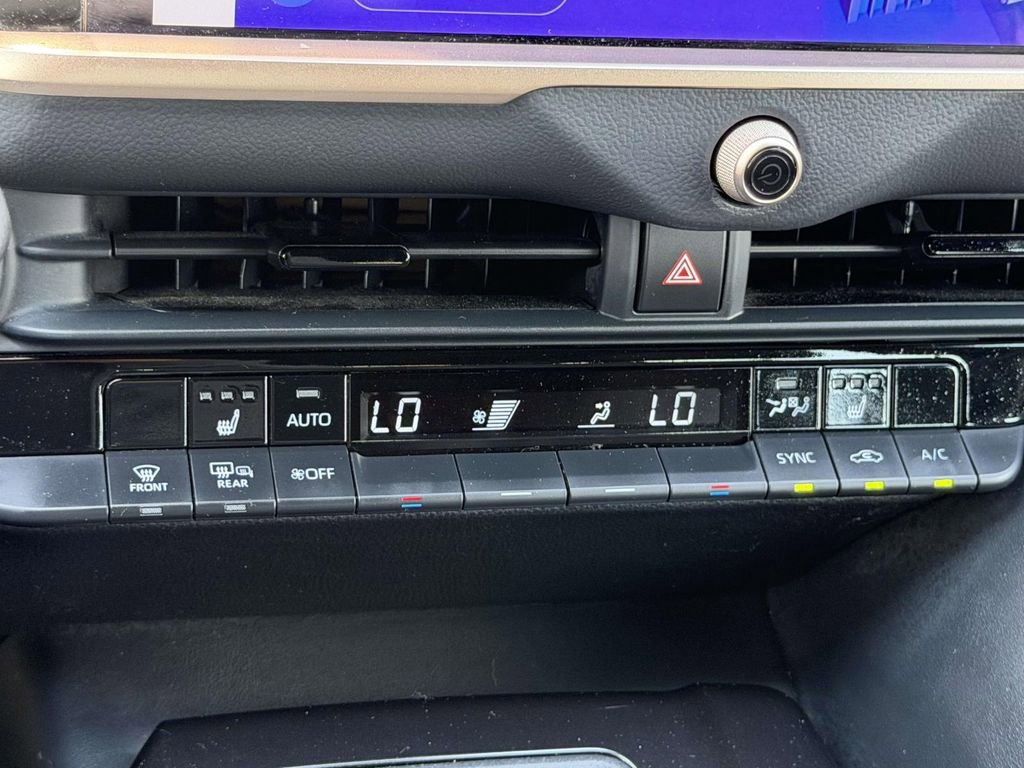 Used 2024 Toyota Crown AWD/4WD image 5