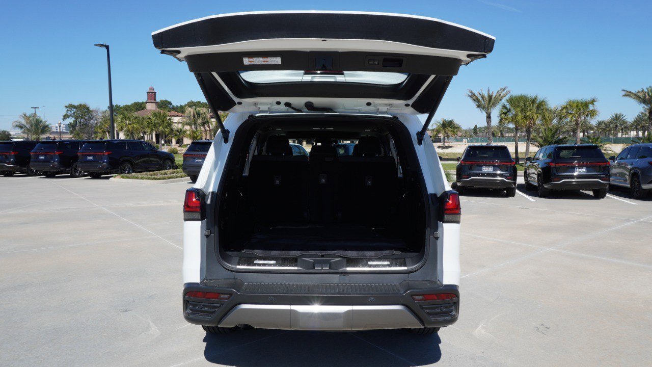 Used 2023 Lexus LX 600 4WD w/ Appearance Package image 40