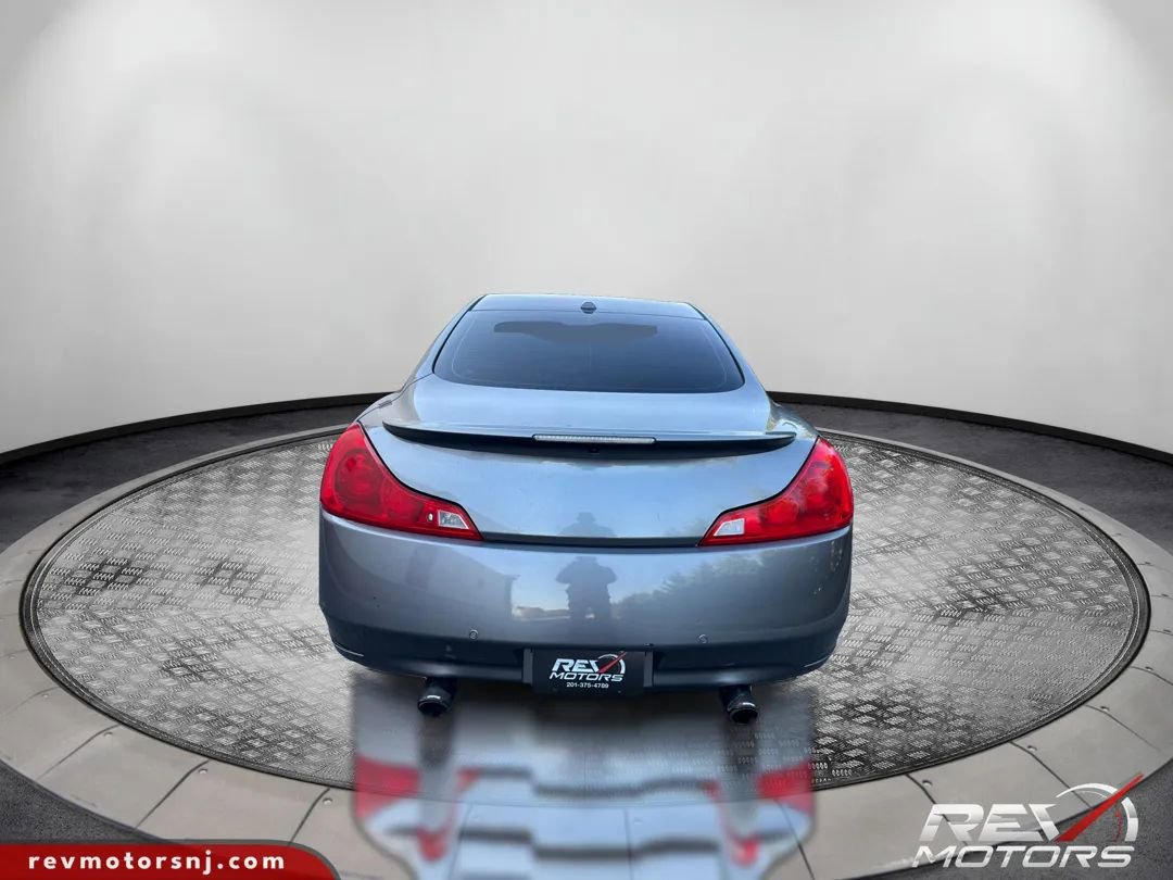 Used 2011 INFINITI G37 x Coupe w/ Premium Pkg image 2