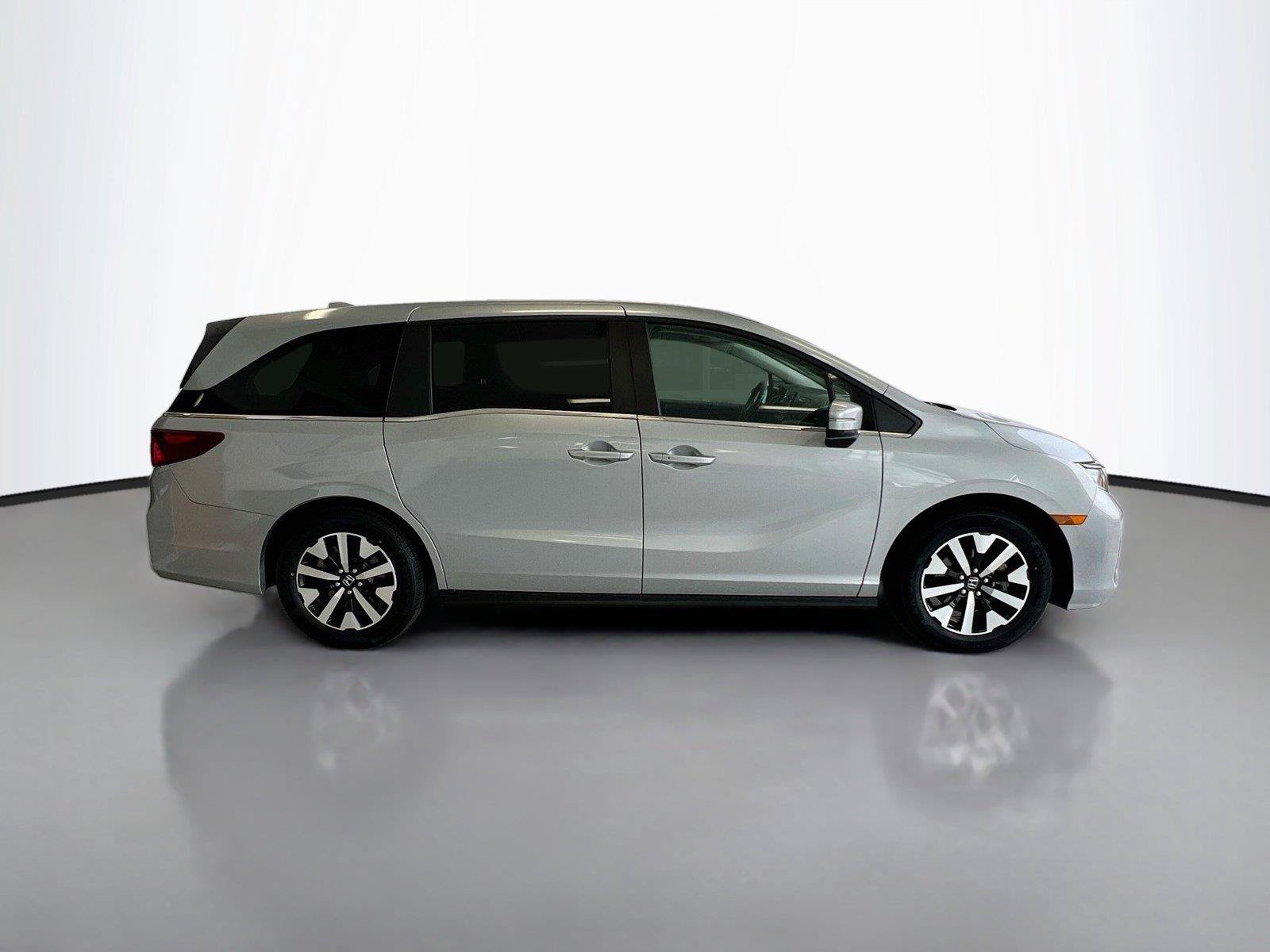 Certified 2025 Honda Odyssey EX-L image 16