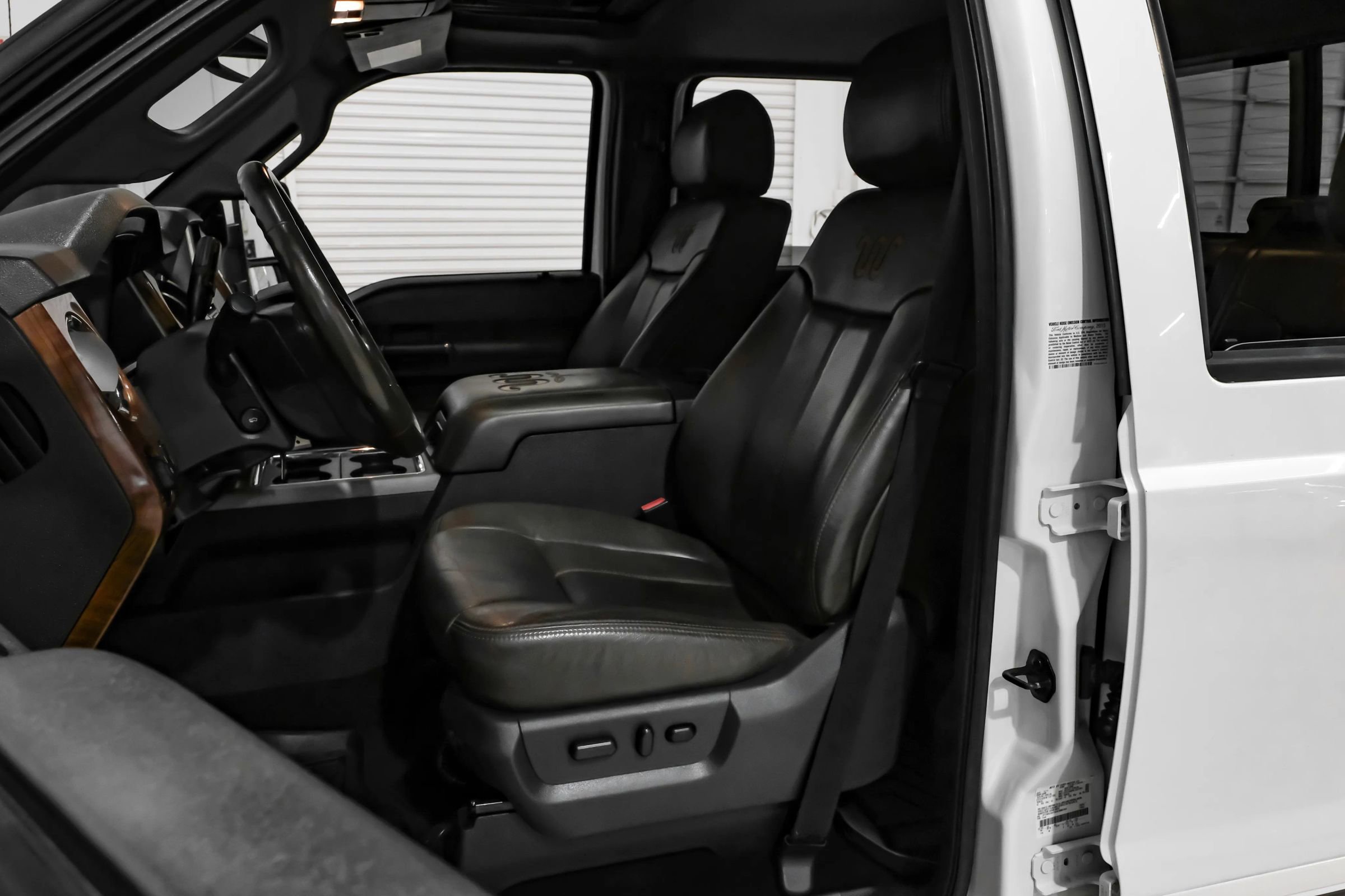 Used 2016 Ford F350 King Ranch w/ Snow Plow Prep Package image 32