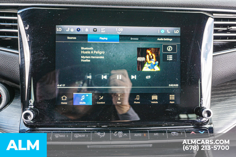 Used 2023 Jeep Wagoneer L Series II AWD/4WD image 39