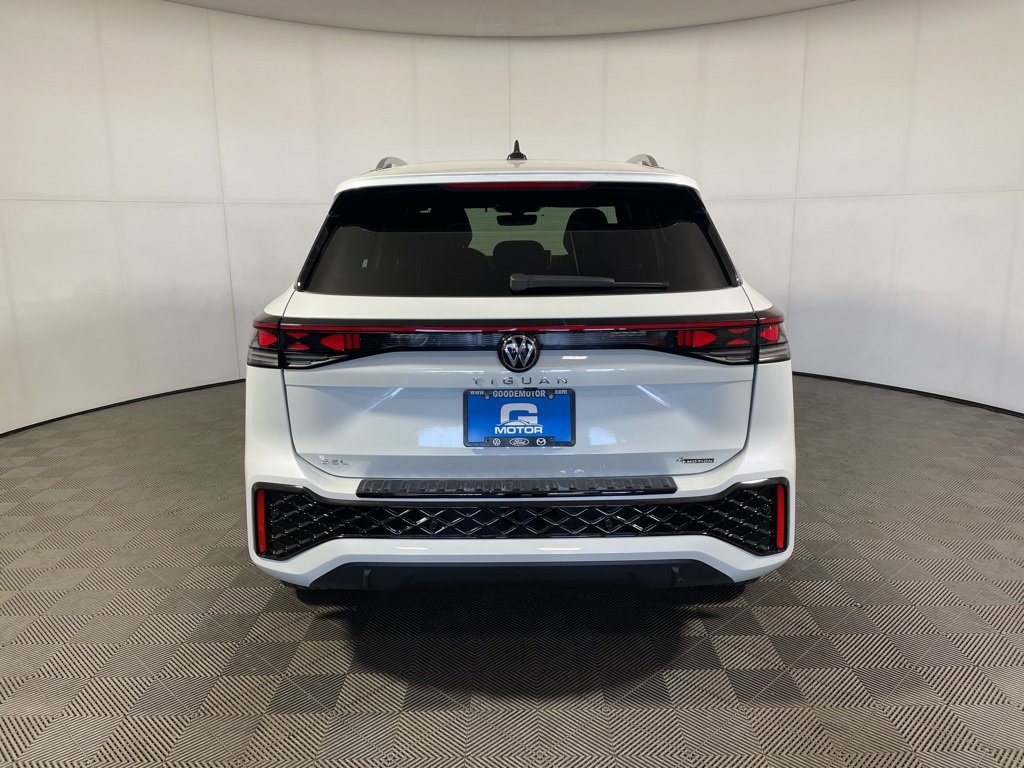 New 2025 Volkswagen Tiguan SEL R-Line image 6
