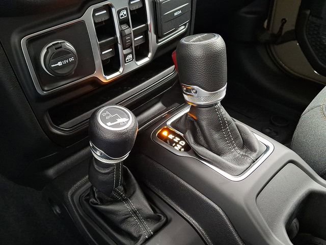 Used 2025 Jeep Gladiator Sport image 16