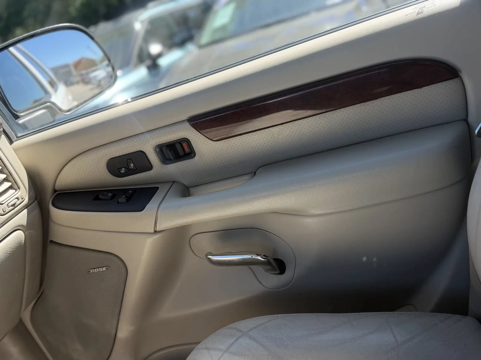 Used 2005 Cadillac Escalade AWD image 31