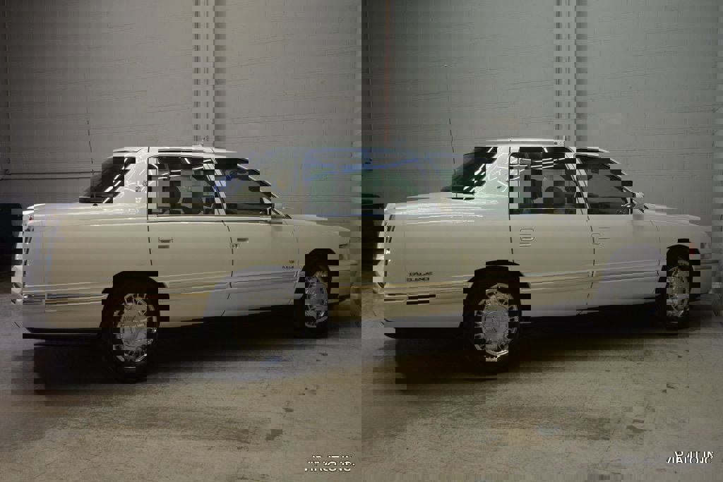 Used 1997 Cadillac De Ville D'Elegance w/ Safety/Security Pkg FWD image 30