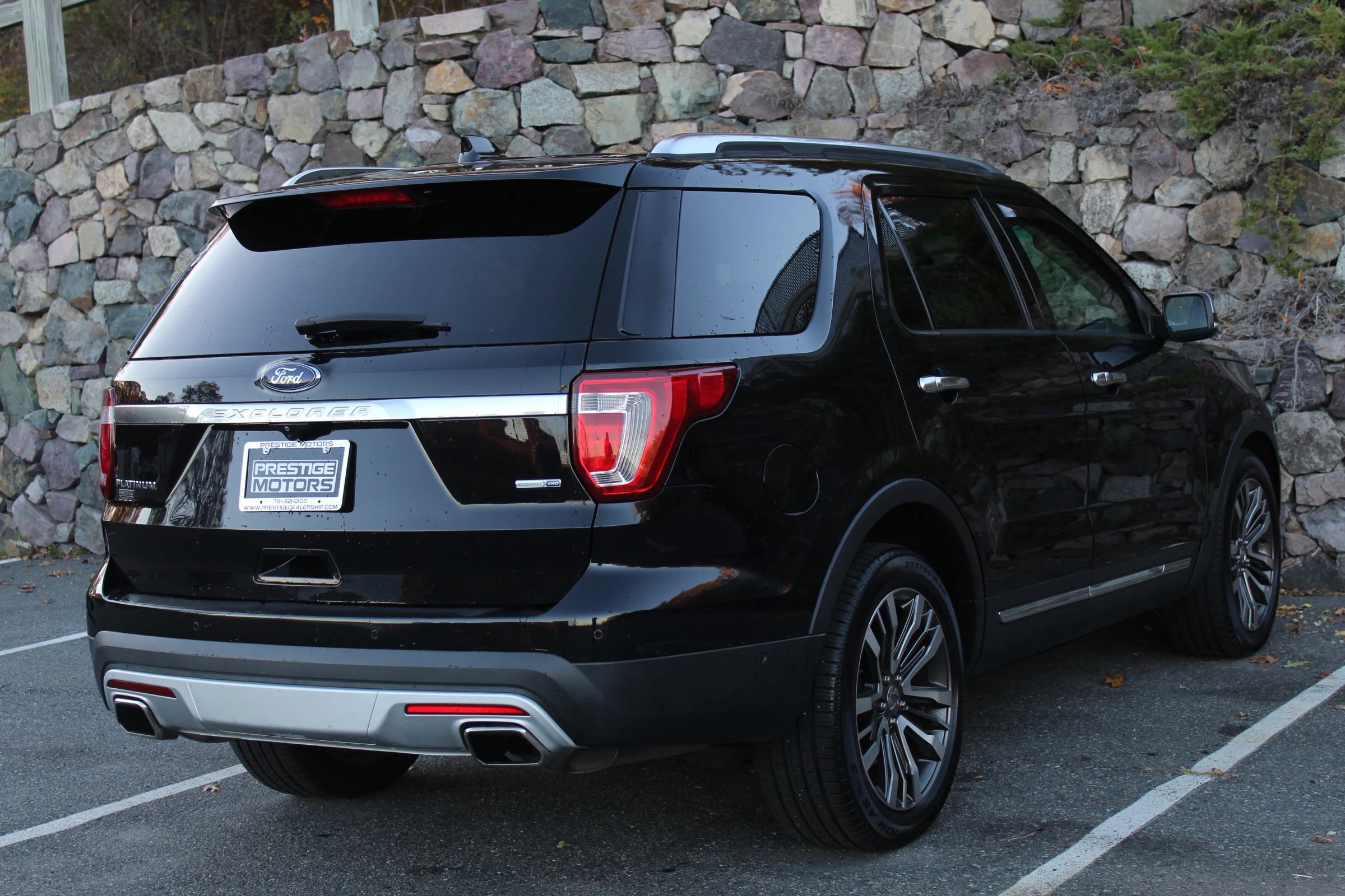 Used 2016 Ford Explorer Platinum image 9