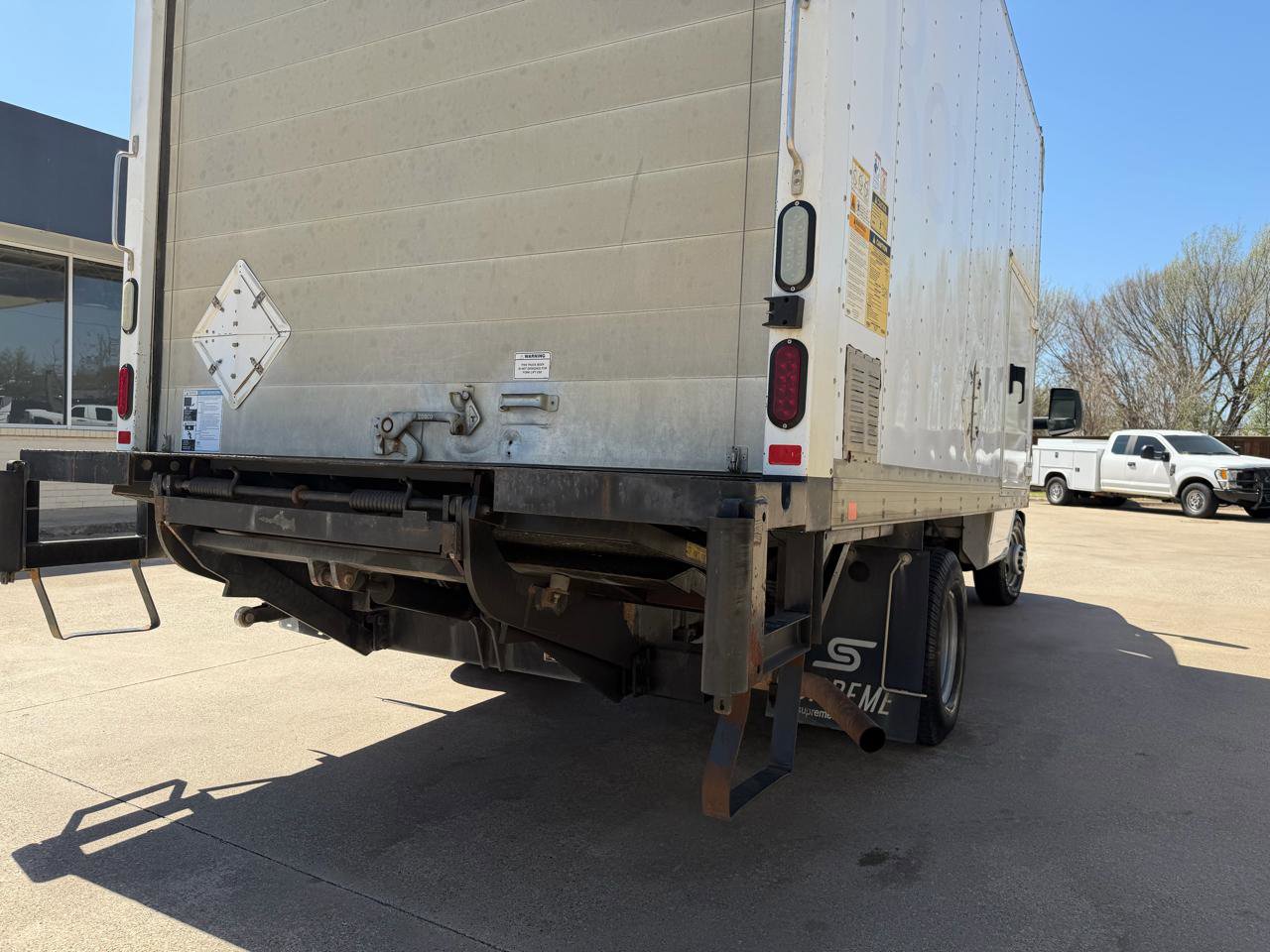 Used 2017 Chevrolet Express 3500 RWD image 17