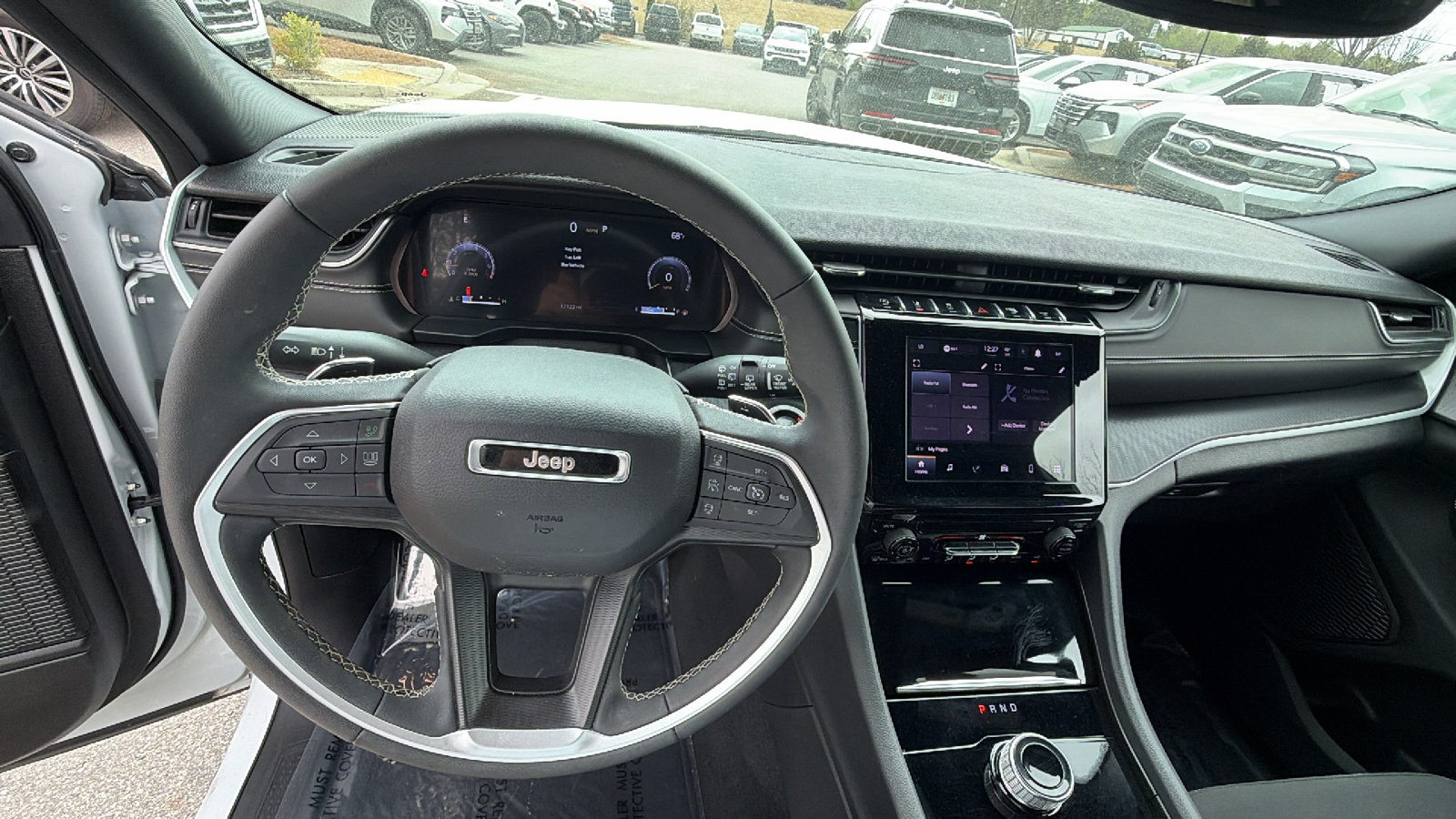 Certified 2024 Jeep Grand Cherokee Laredo AWD/4WD image 26