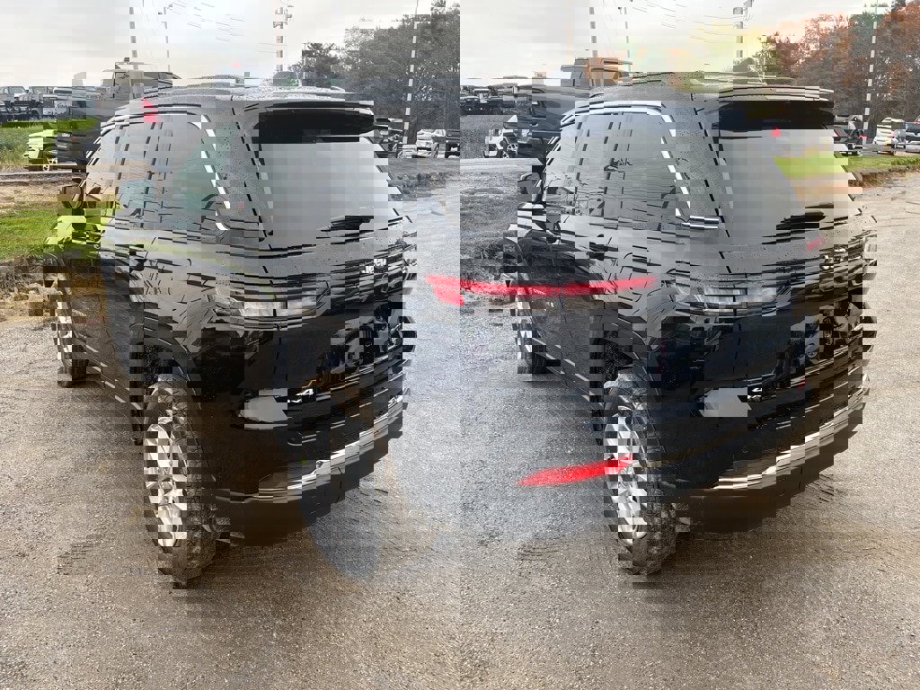 New 2025 Jeep Grand Cherokee Laredo X image 5