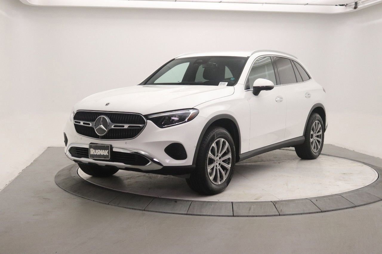 Certified 2026 Mercedes-Benz GLC 300 image 3