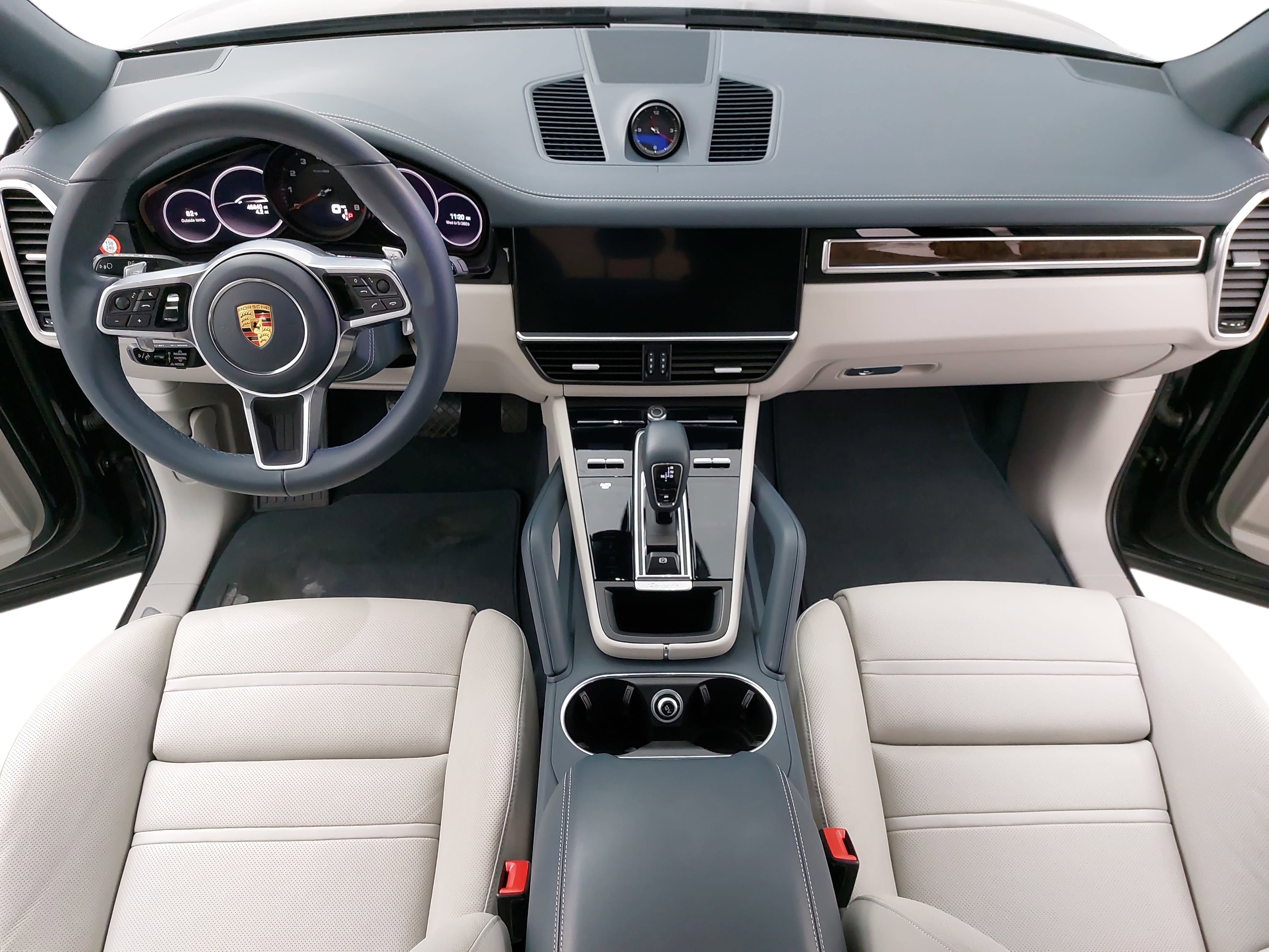 Certified 2022 Porsche Cayenne AWD/4WD image 11