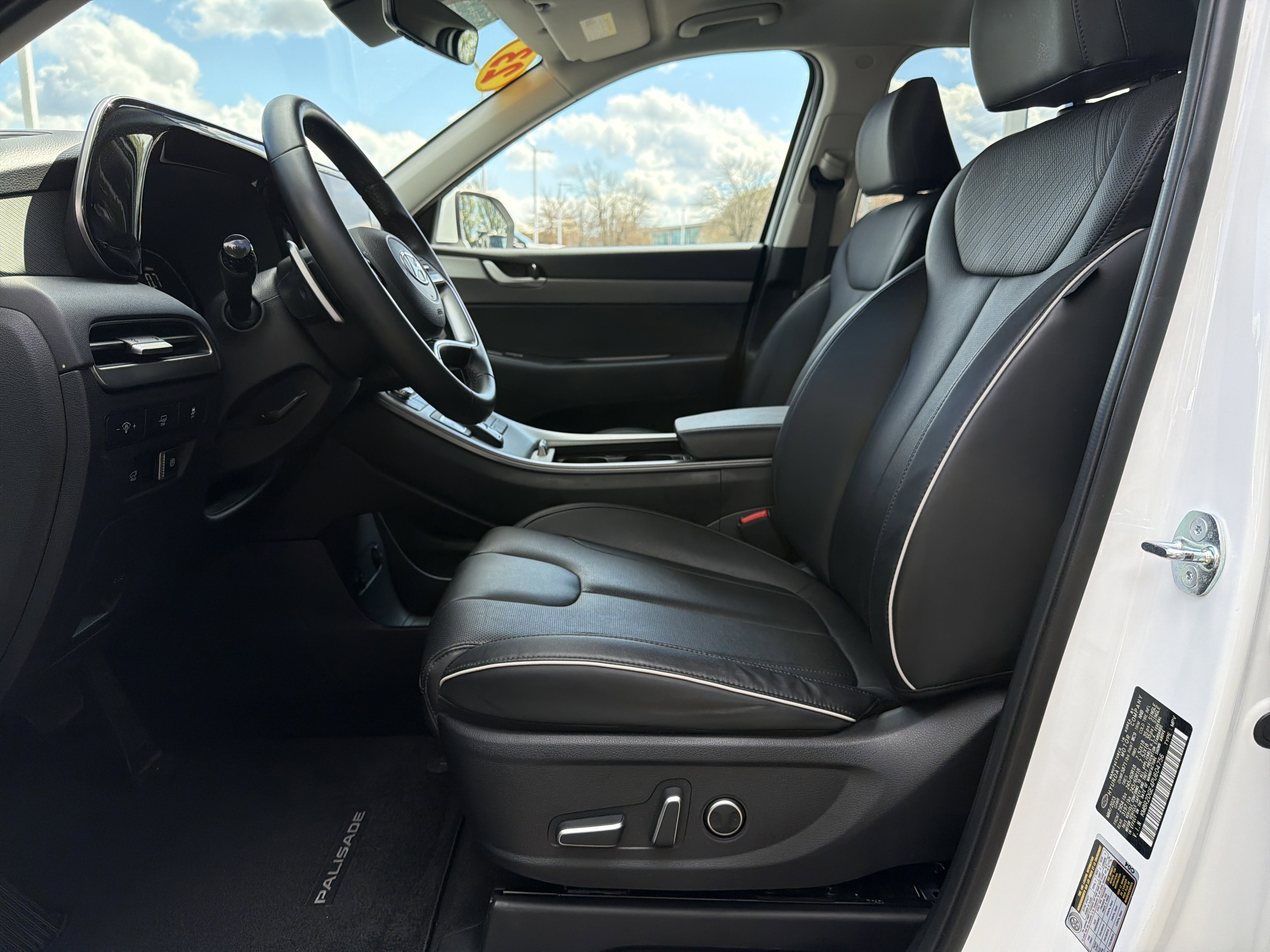 Used 2023 Hyundai Palisade SEL image 16