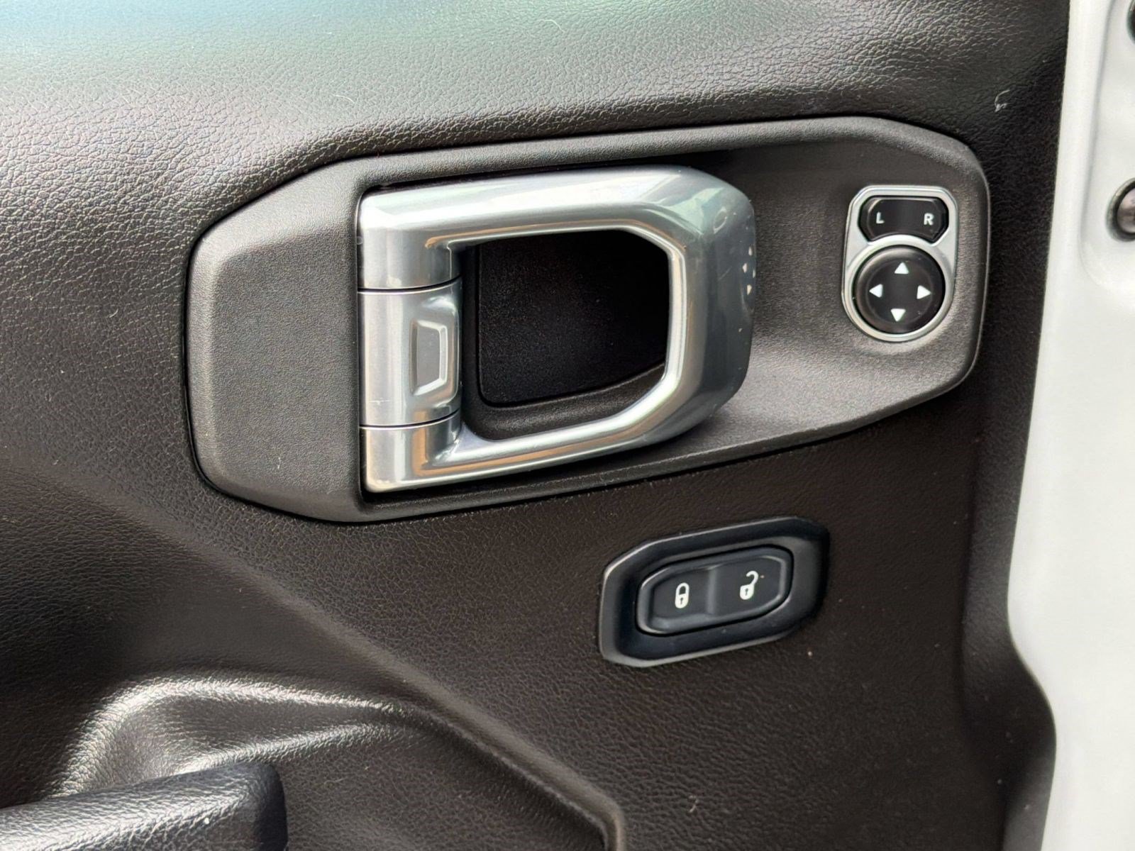 Used 2024 Jeep Wrangler Sport AWD/4WD image 14