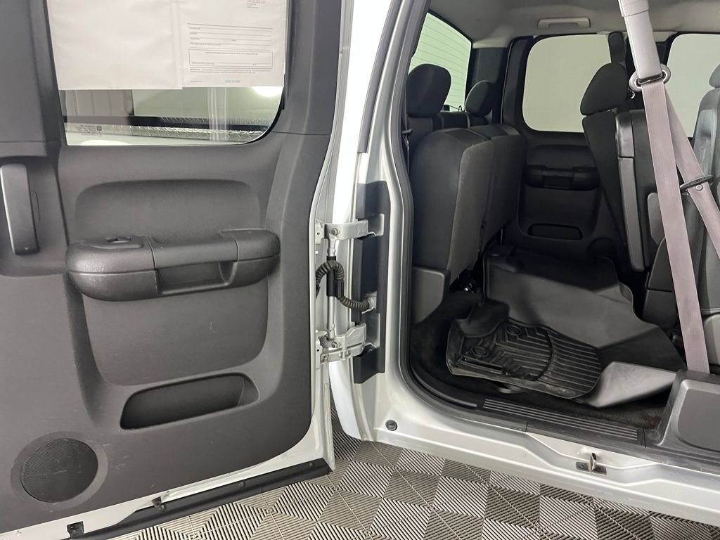 Used 2012 Chevrolet Silverado 2500 LT w/ Interior Plus Package image 9