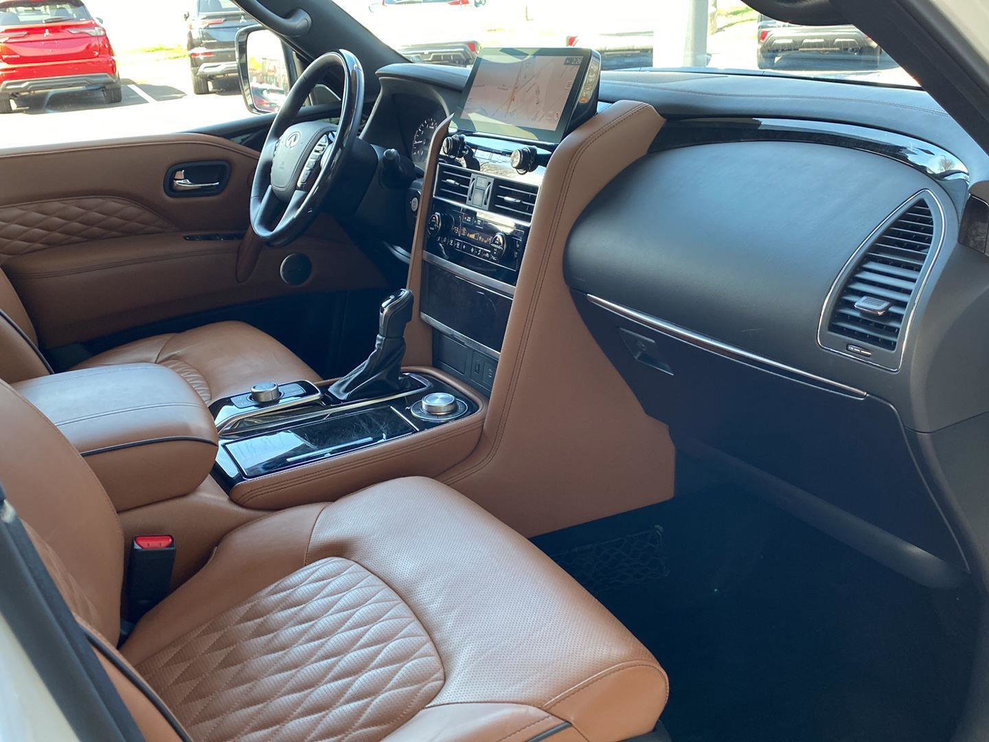 Used 2024 INFINITI QX80 Sensory image 31