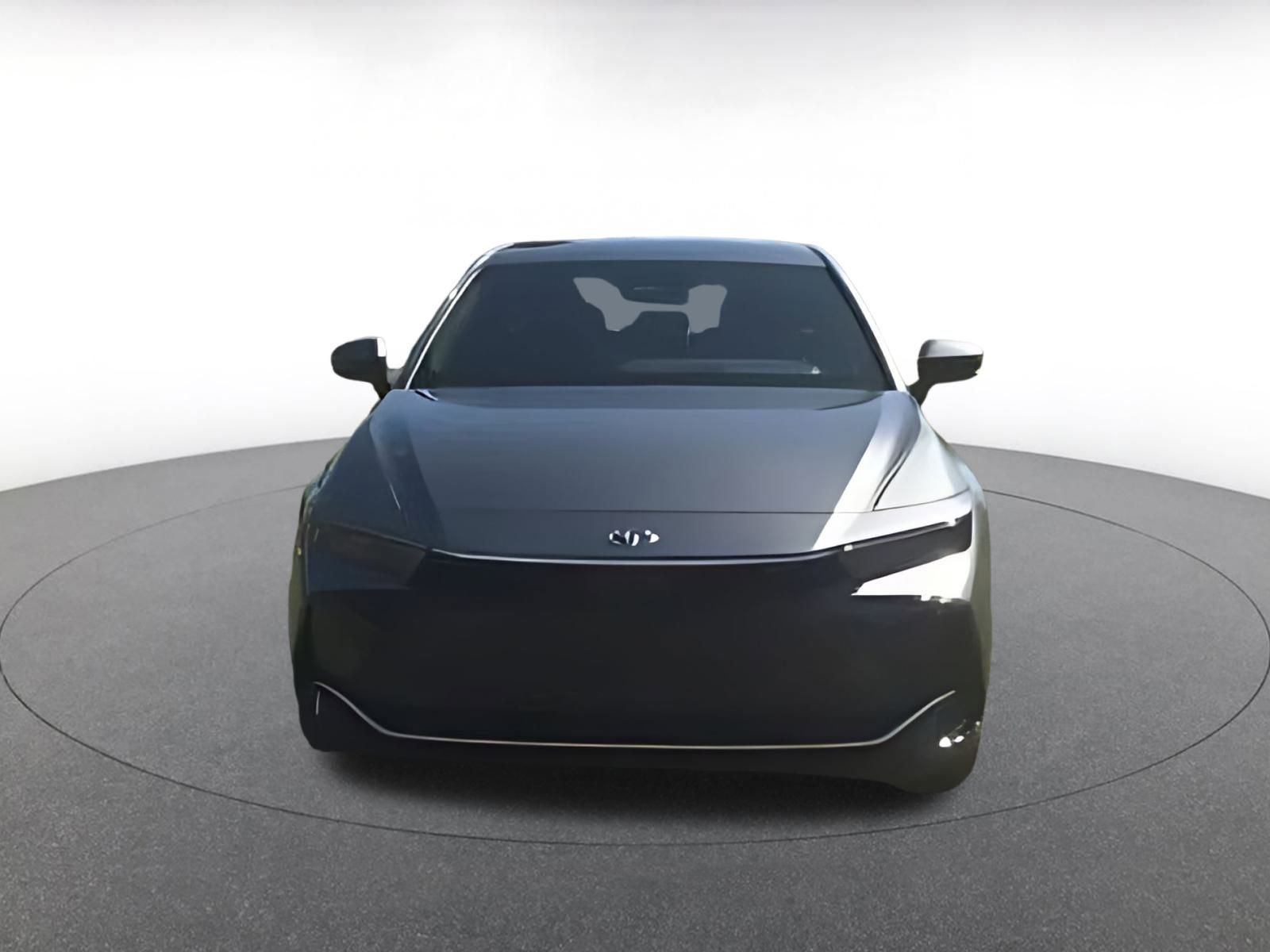 Used 2025 Toyota Crown XLE image 16