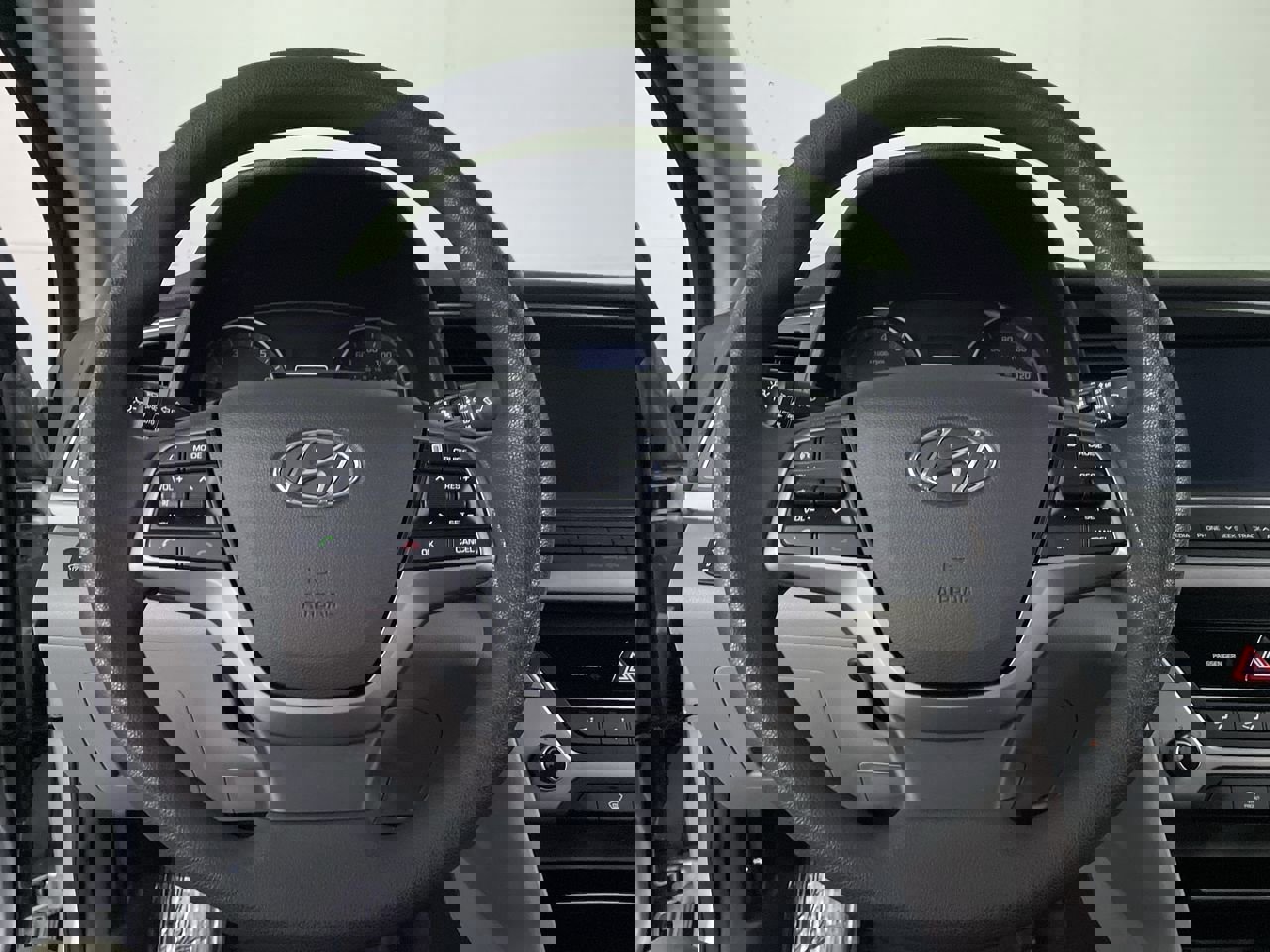 Used 2018 Hyundai Elantra SEL image 13