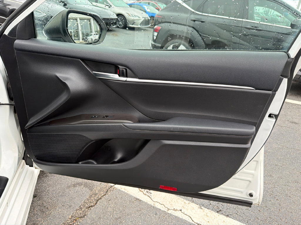 Used 2022 Toyota Camry SE w/ Carpet Mat Package (TMS) FWD image 14