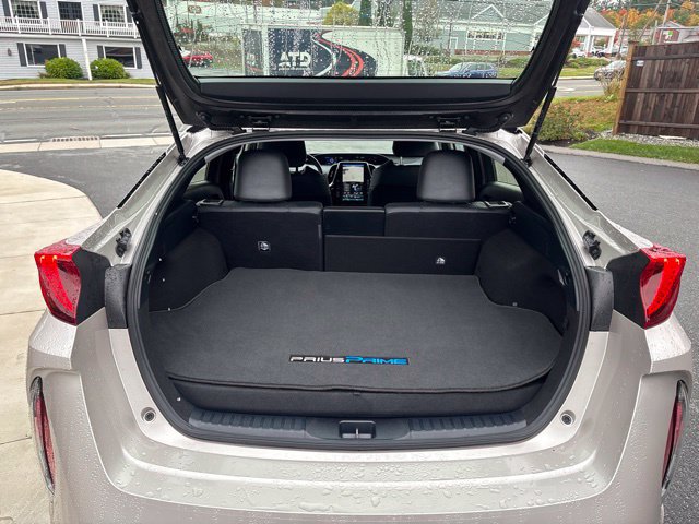 Used 2018 Toyota Prius Prime Premium w/ Carpet Mat Package FWD image 13