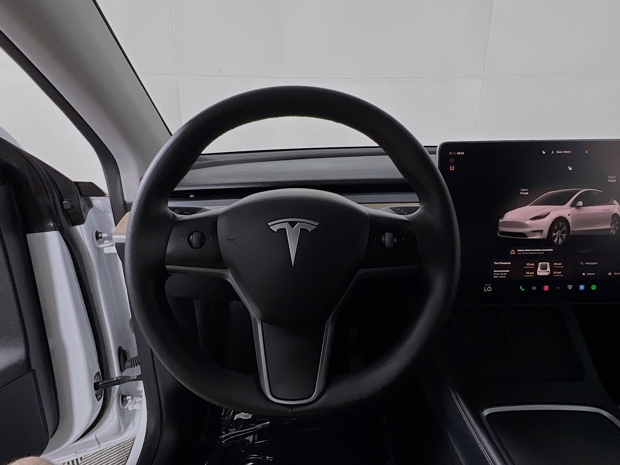 Used 2023 Tesla Model Y Long Range image 18