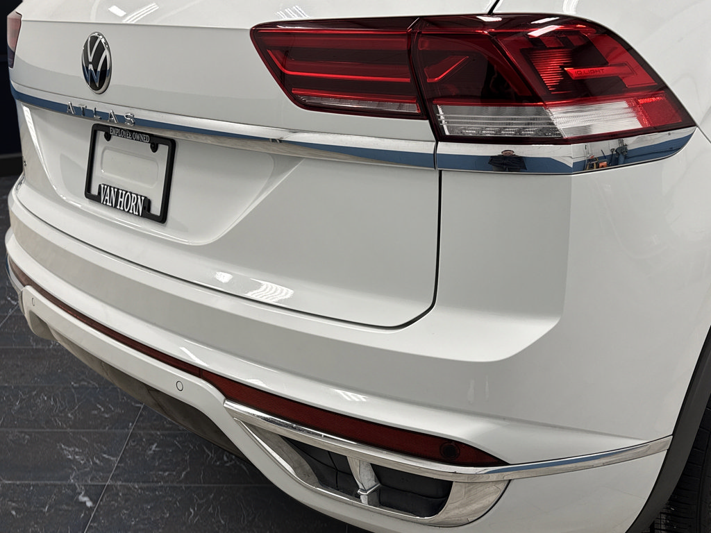 Used 2021 Volkswagen Atlas Cross Sport SE w/ Panoramic Sunroof Package FWD image 31