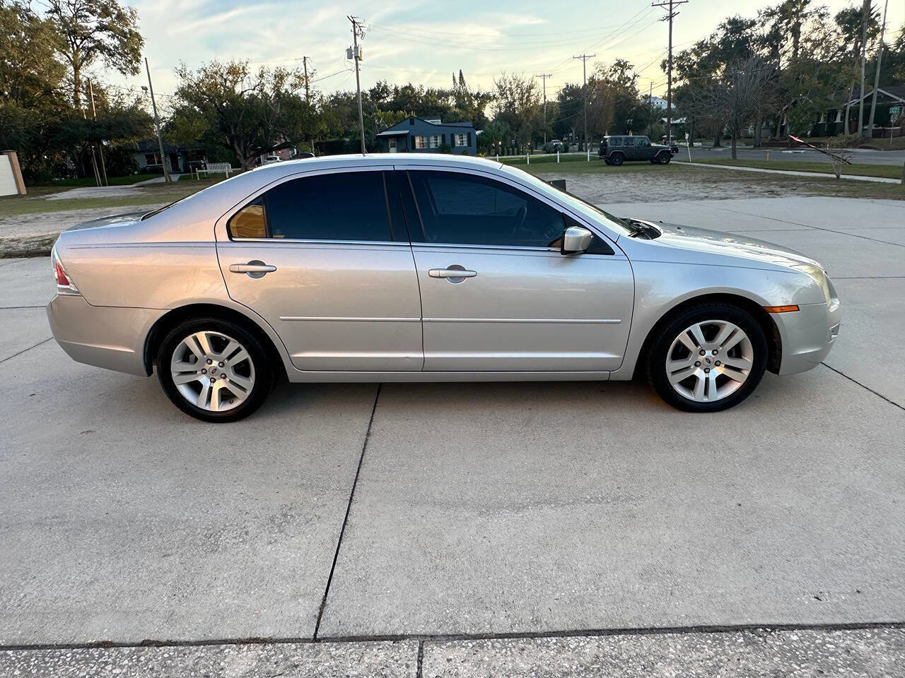 Used 2009 Ford Fusion SEL FWD image 8
