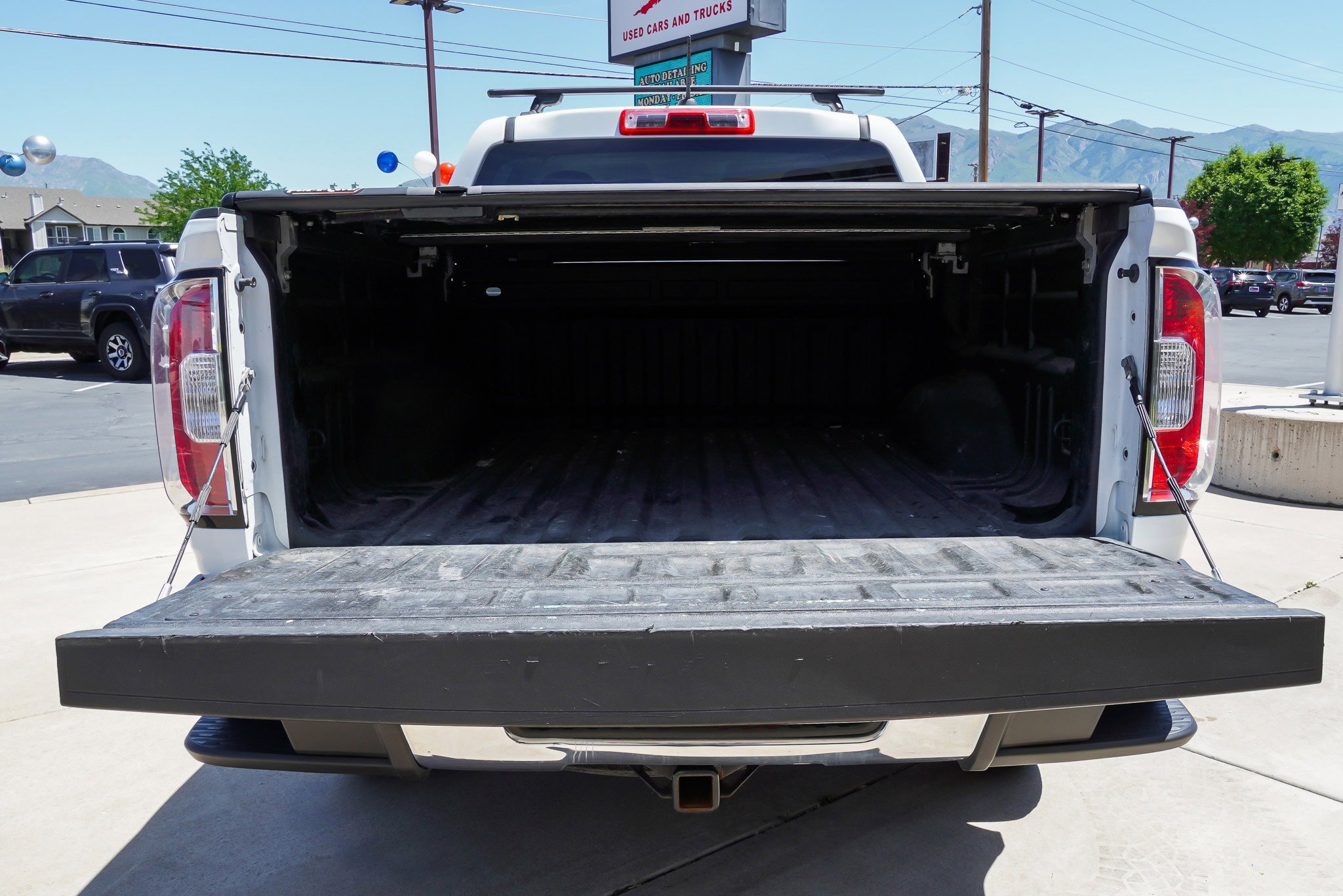 Used 2016 GMC Canyon SLE w/ Trailering Package AWD/4WD image 14