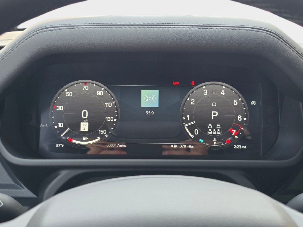 New 2026 Land Rover Defender 130 X-Dynamic SE AWD/4WD image 19