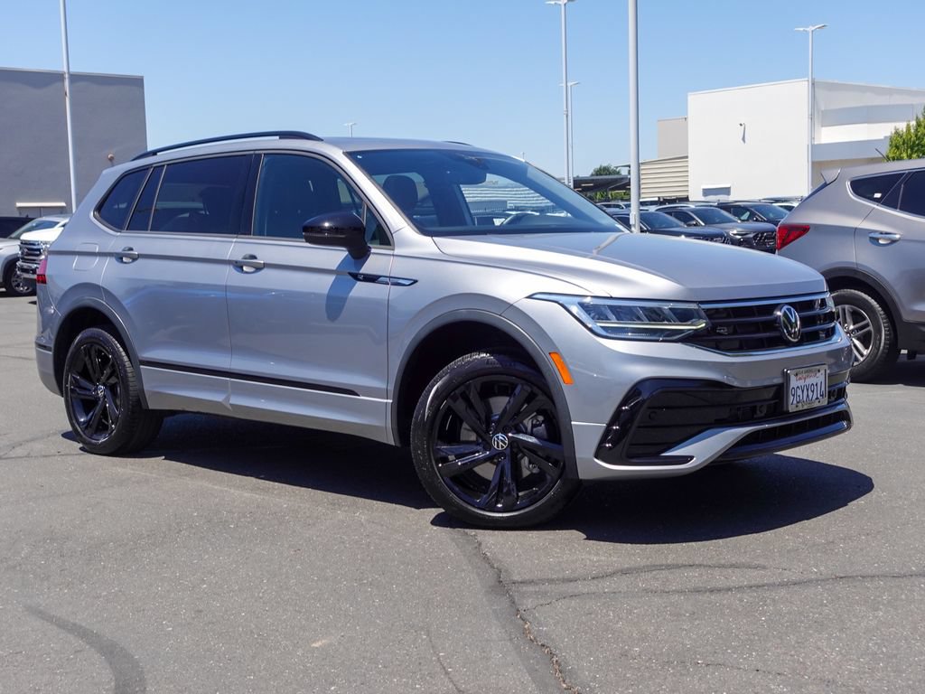 Used 2023 Volkswagen Tiguan SE R-Line FWD image 5