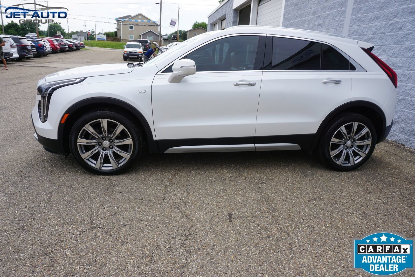 Used 2019 Cadillac XT4 Premium Luxury w/ Technology Package FWD image 4
