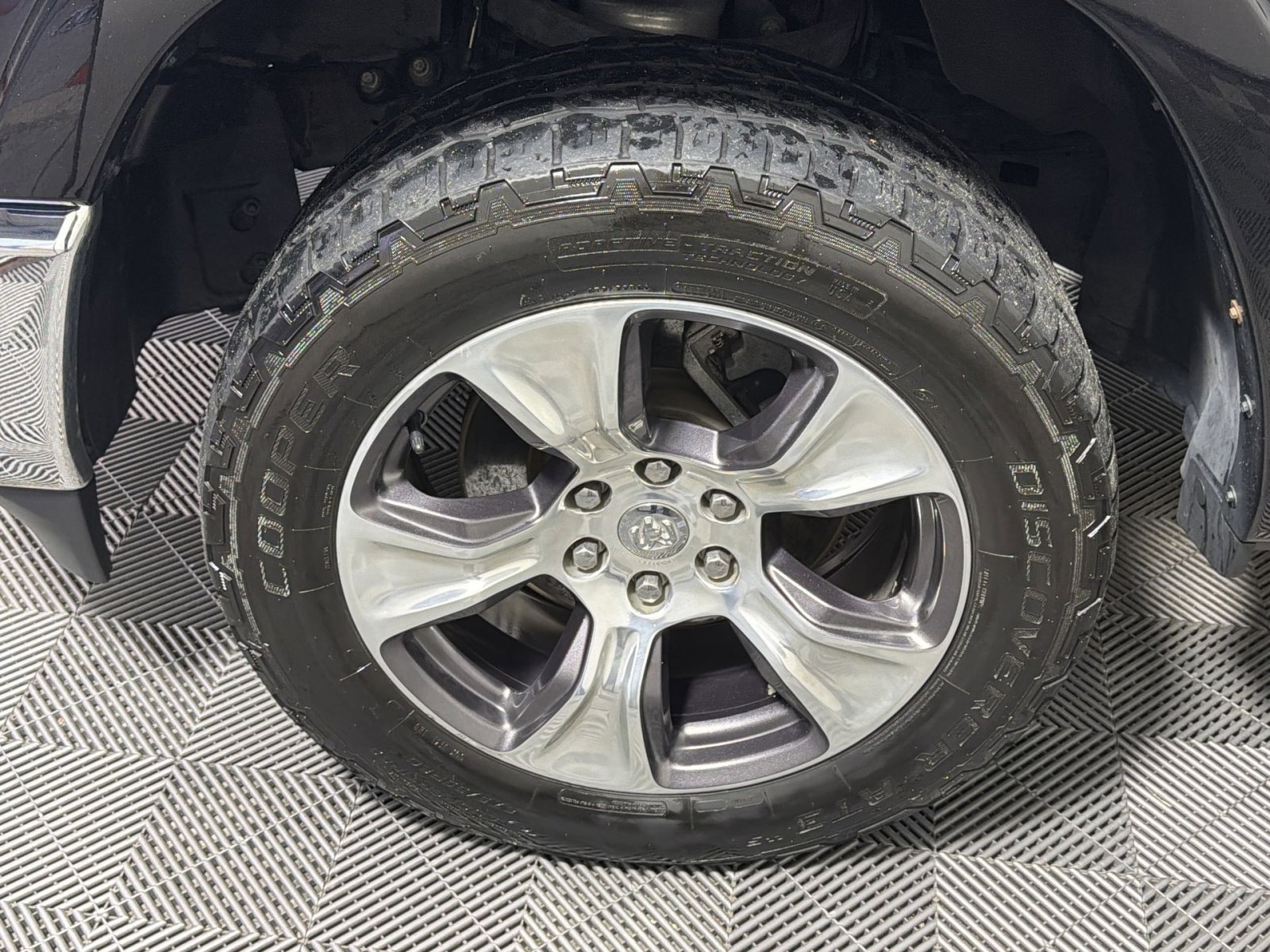 Used 2019 RAM 1500 Laramie image 12