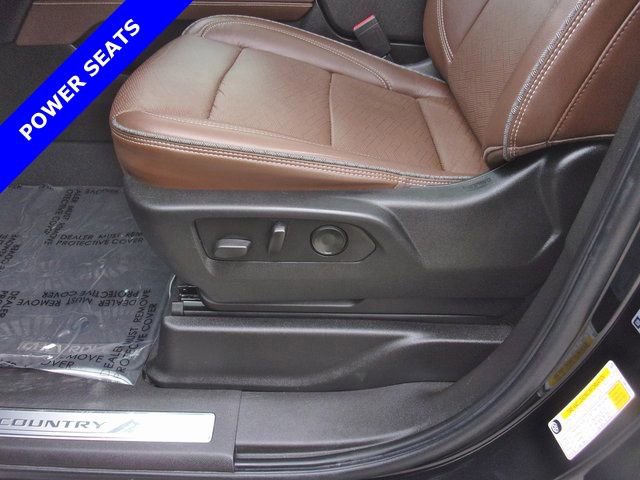 Used 2021 Chevrolet Tahoe High Country w/ Premium Package image 11