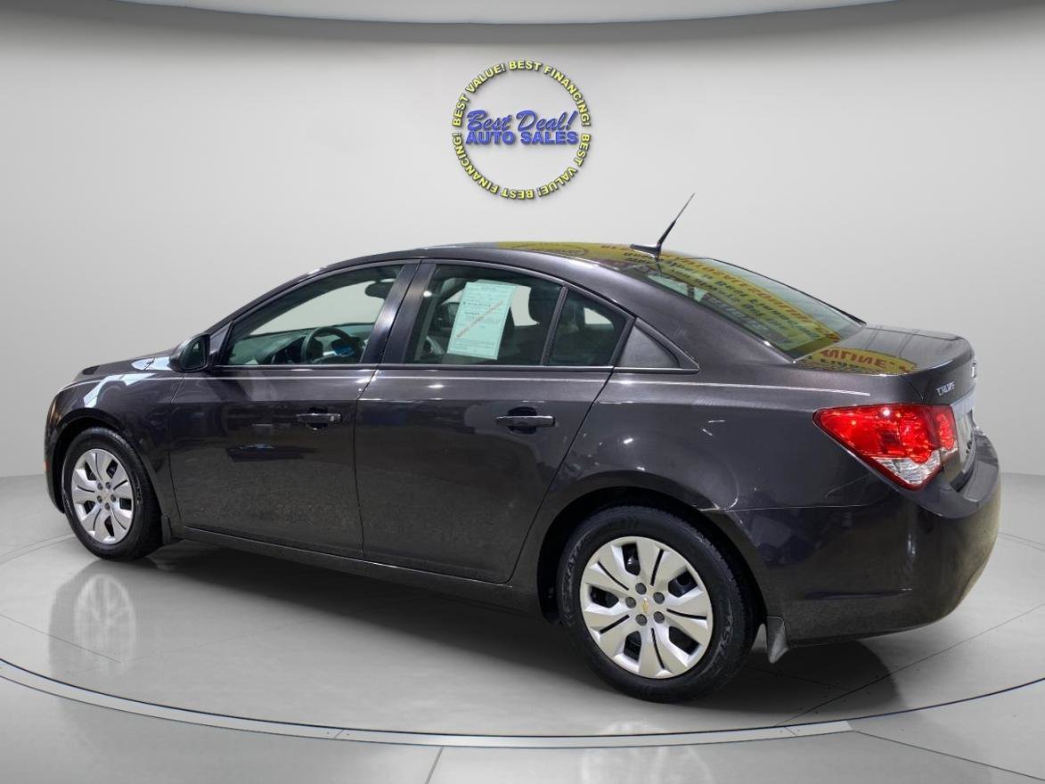 Used 2014 Chevrolet Cruze LS FWD image 2
