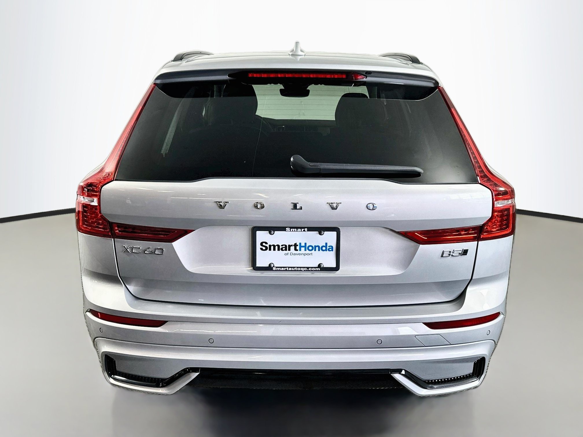 Used 2025 Volvo XC60 B5 Core w/ Climate Package AWD/4WD image 6