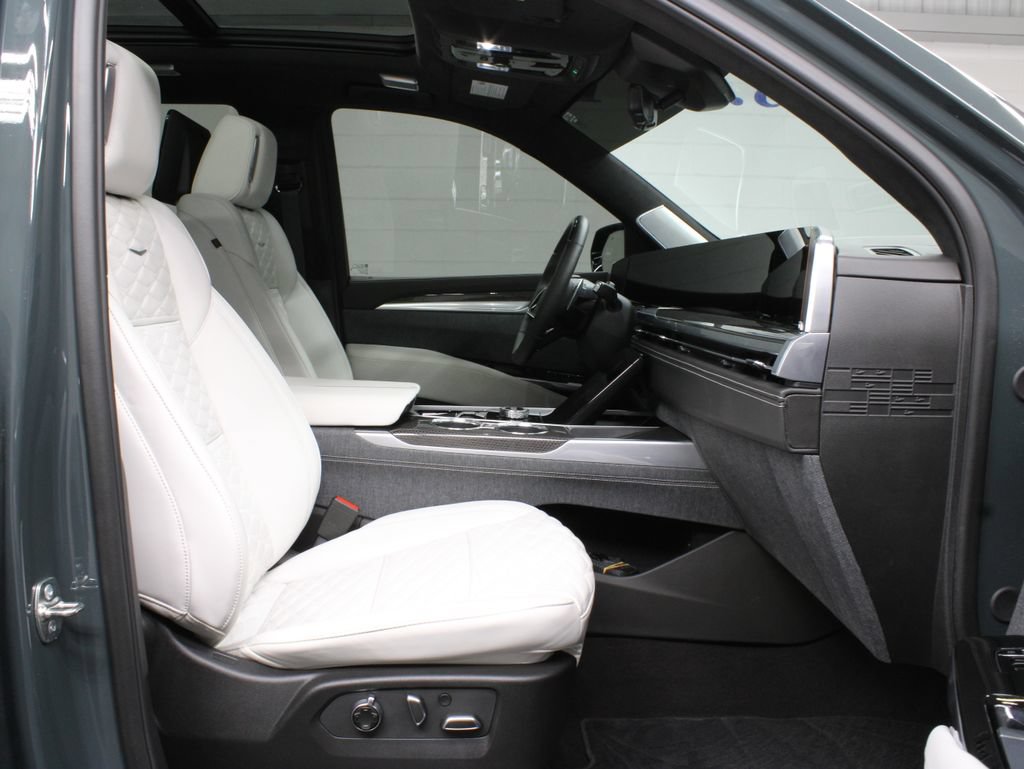 Used 2026 Cadillac Escalade V AWD/4WD image 47