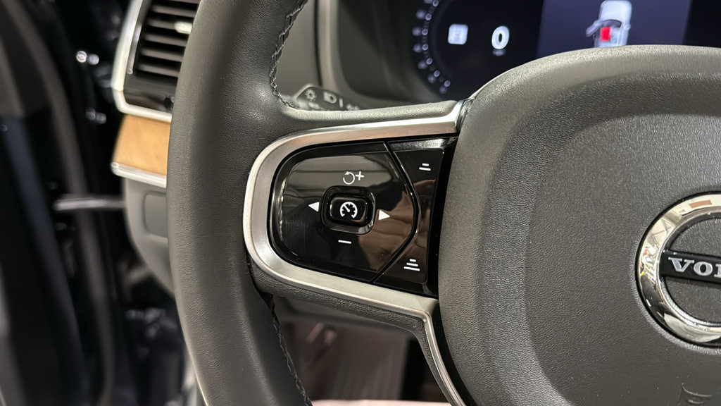 Certified 2025 Volvo XC90 T8 Plus w/ Protection Package Premier AWD/4WD image 12