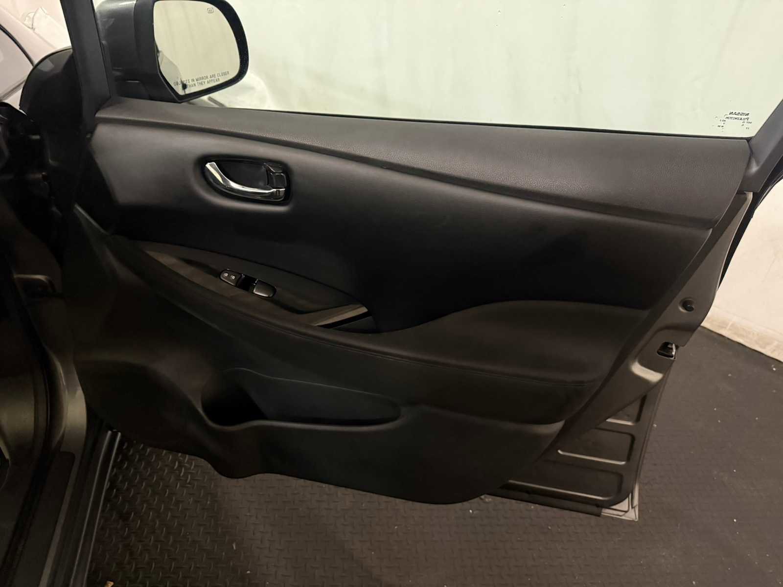 Used 2016 Nissan Leaf SV image 27