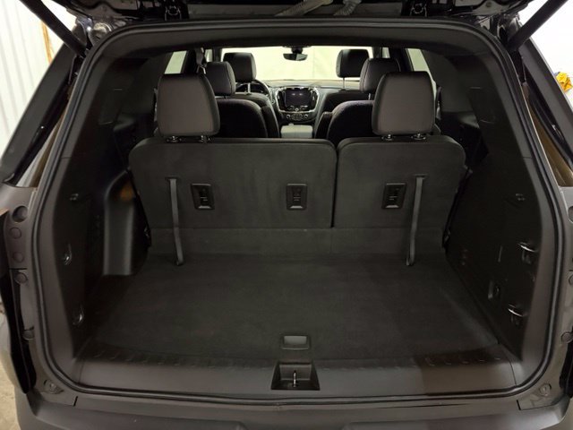 Used 2023 Chevrolet Traverse RS AWD/4WD image 11