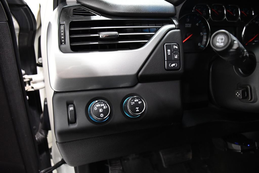 Used 2015 Chevrolet Tahoe LTZ AWD/4WD image 11