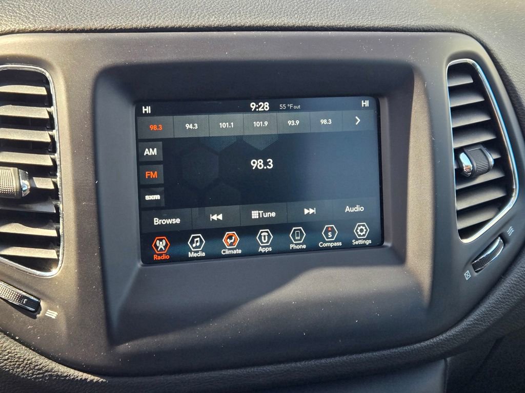 Used 2019 Jeep Compass Latitude AWD/4WD image 33