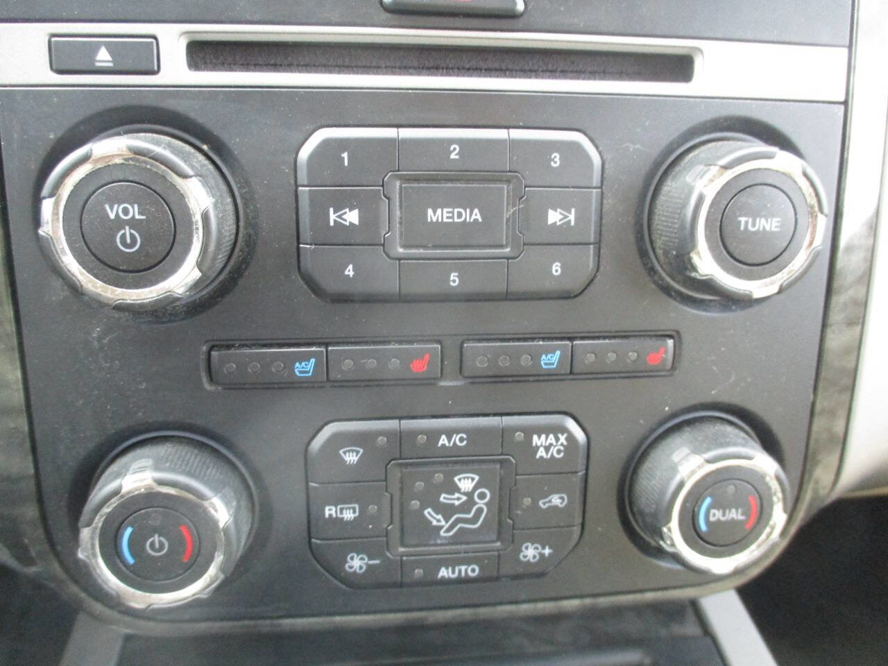 Used 2017 Ford Expedition EL Limited w/ Equipment Group 301A image 28