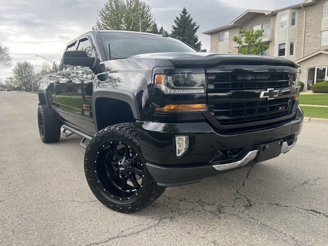 Used 2017 Chevrolet Silverado 1500 LT w/ All Star Edition AWD/4WD image 1