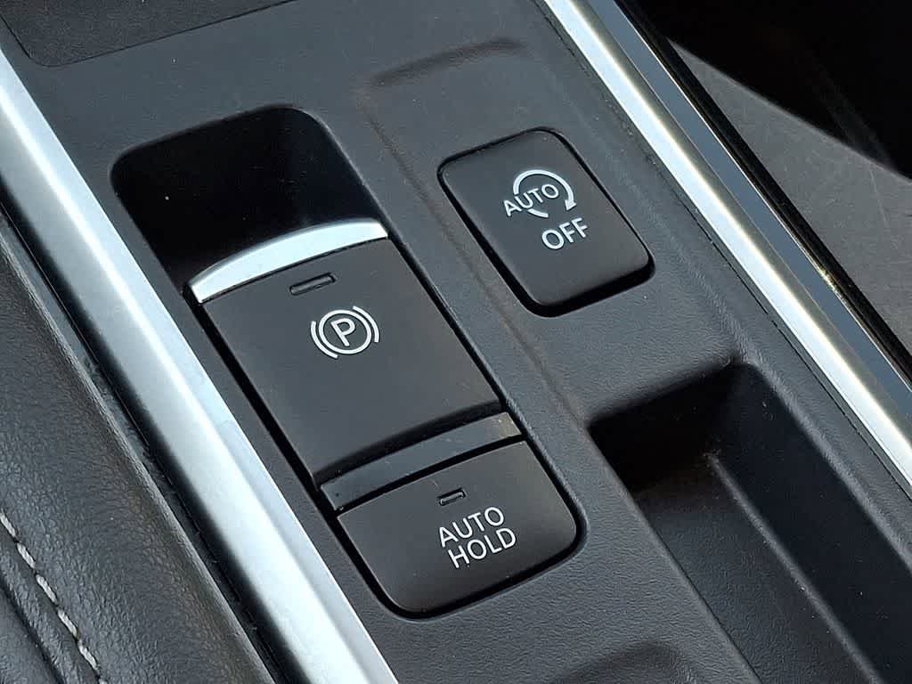 Used 2024 Nissan Pathfinder SV image 25