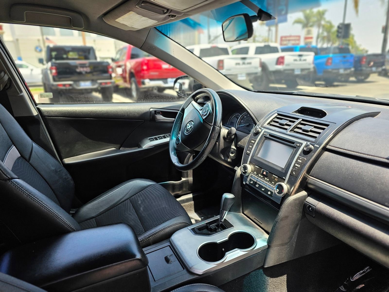 Used 2014 Toyota Camry SE FWD image 22