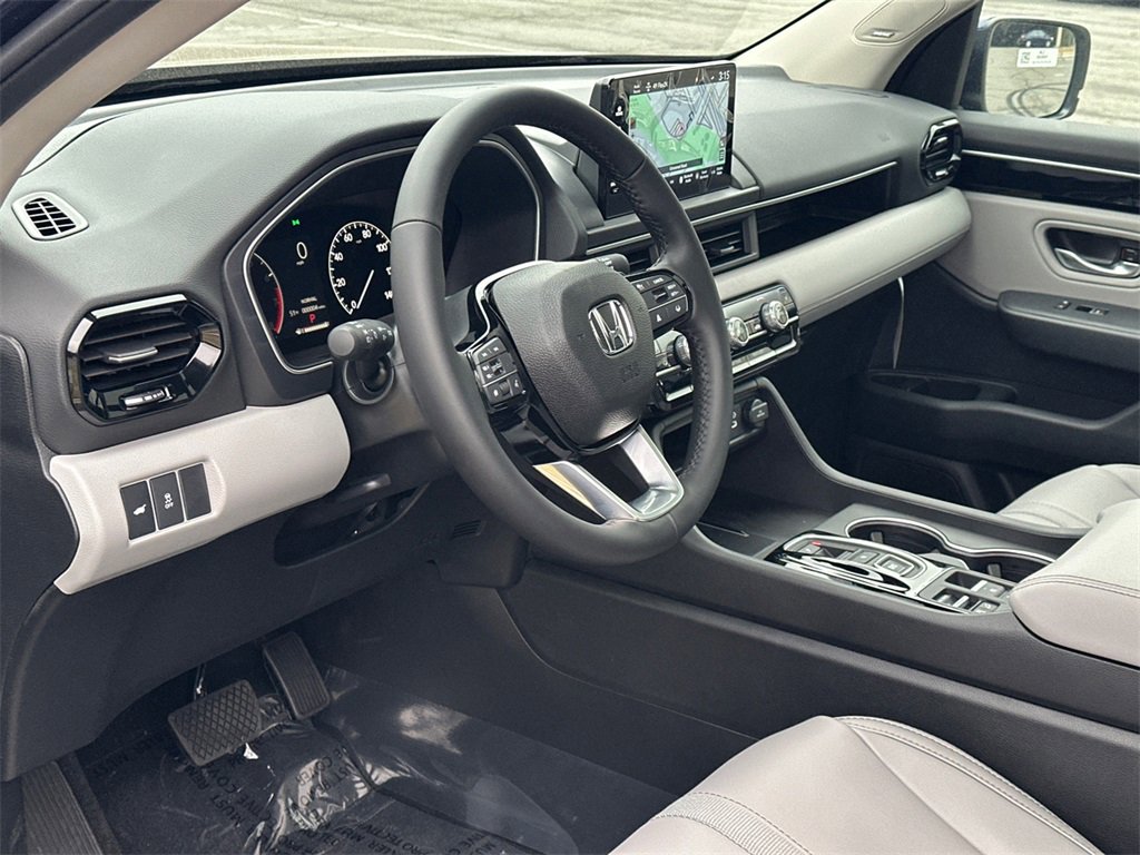 New 2025 Honda Pilot Touring image 15