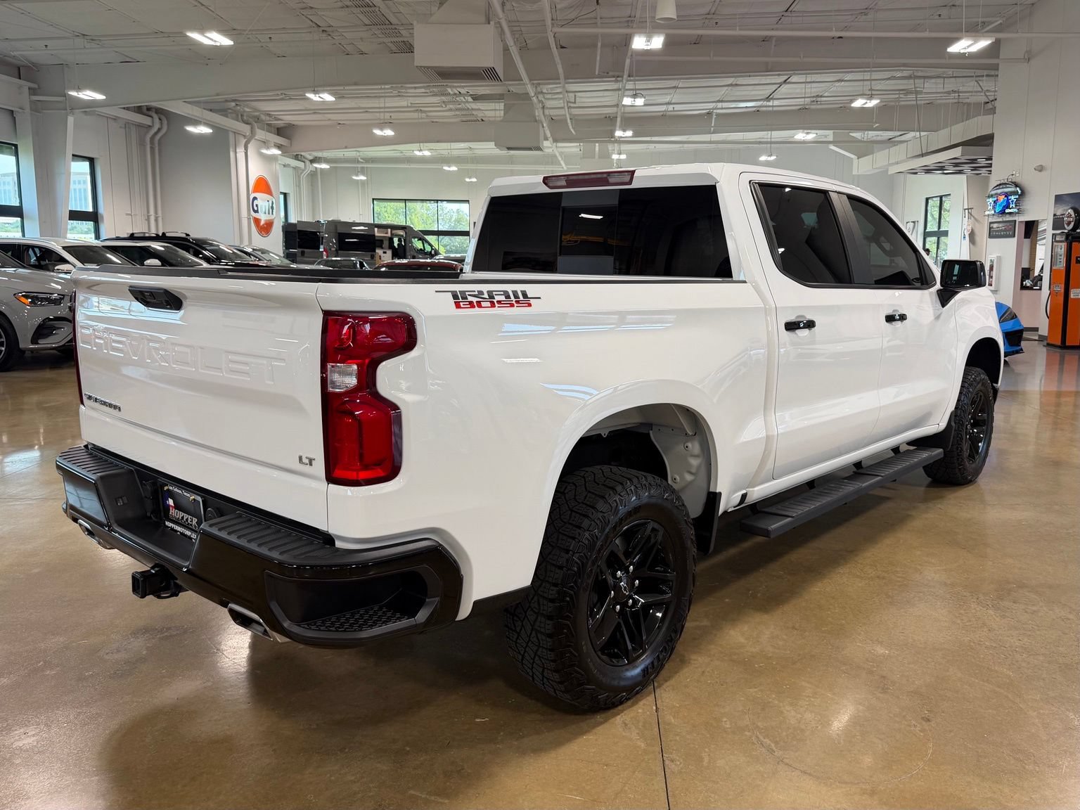 Used 2024 Chevrolet Silverado 1500 LT Trail Boss w/ Convenience Package II AWD/4WD image 7